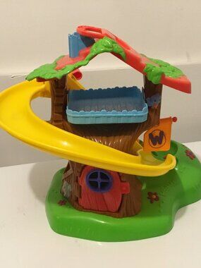 Weebles Musical Treehouse, car, merry-go-round w/9 weeble figures (2009)